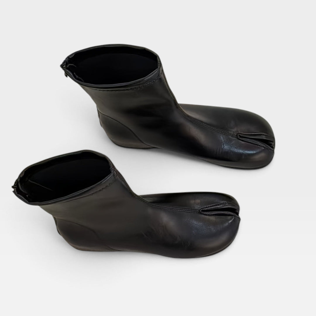 Cosima | Modern Split-Toe Flat Ankle Boots