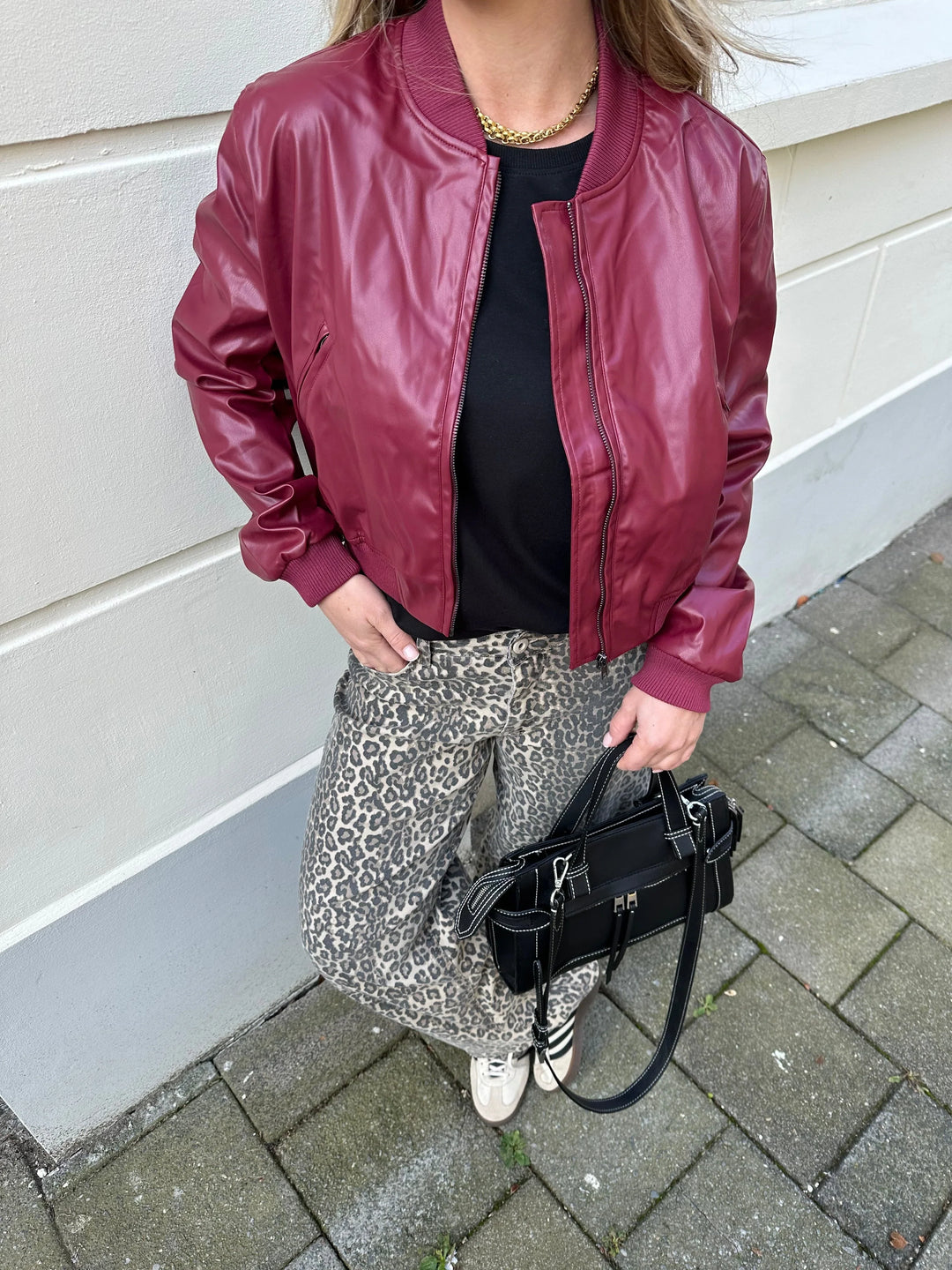 Beatrix | Sleek Ribbed-Cuff Leather Bomber Jacket